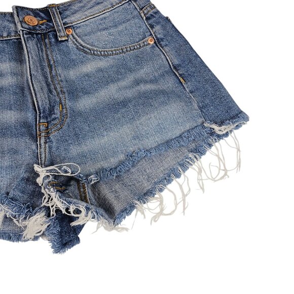 Womens 6 Light Blue Wash Distressed Festival Summer Raw Hem Jean Denim Shorts - Picture 4 of 10